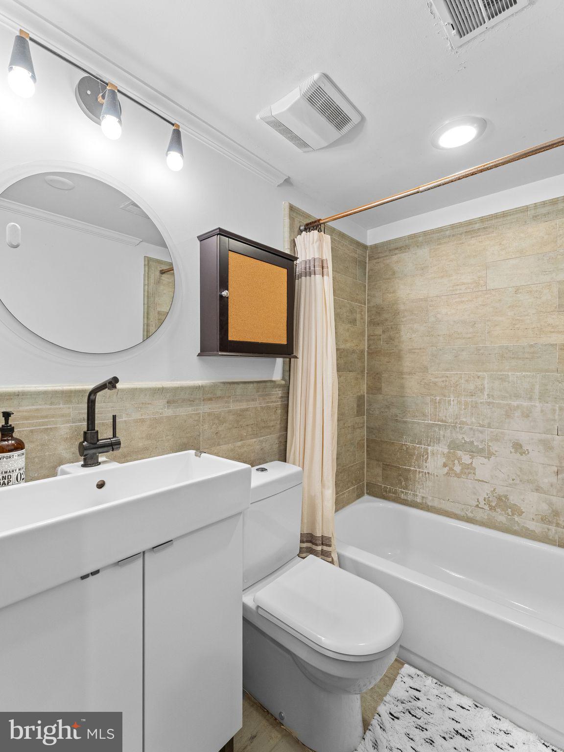 1708 WALLACE STREET 102