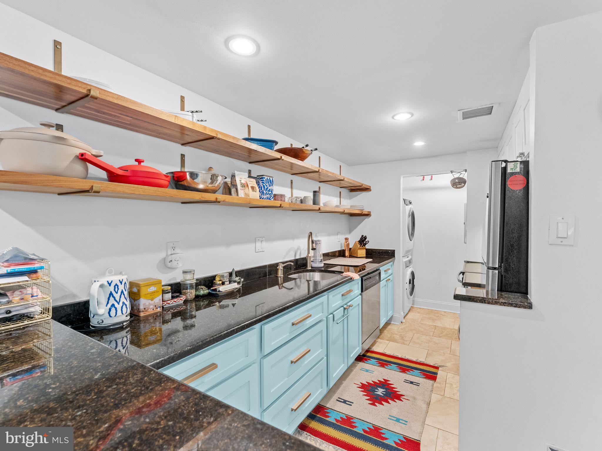 1708 WALLACE STREET 102