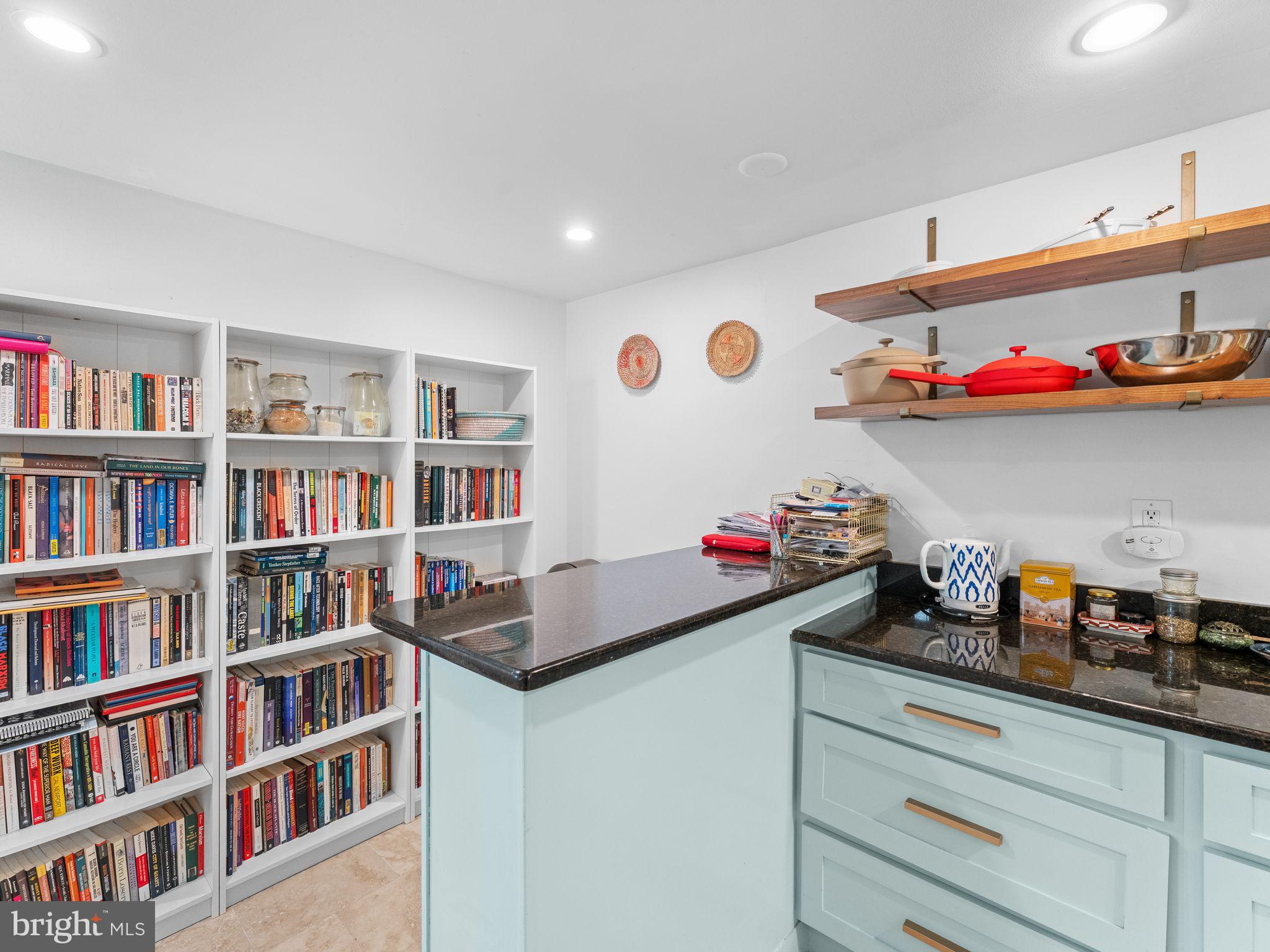 1708 WALLACE STREET 102