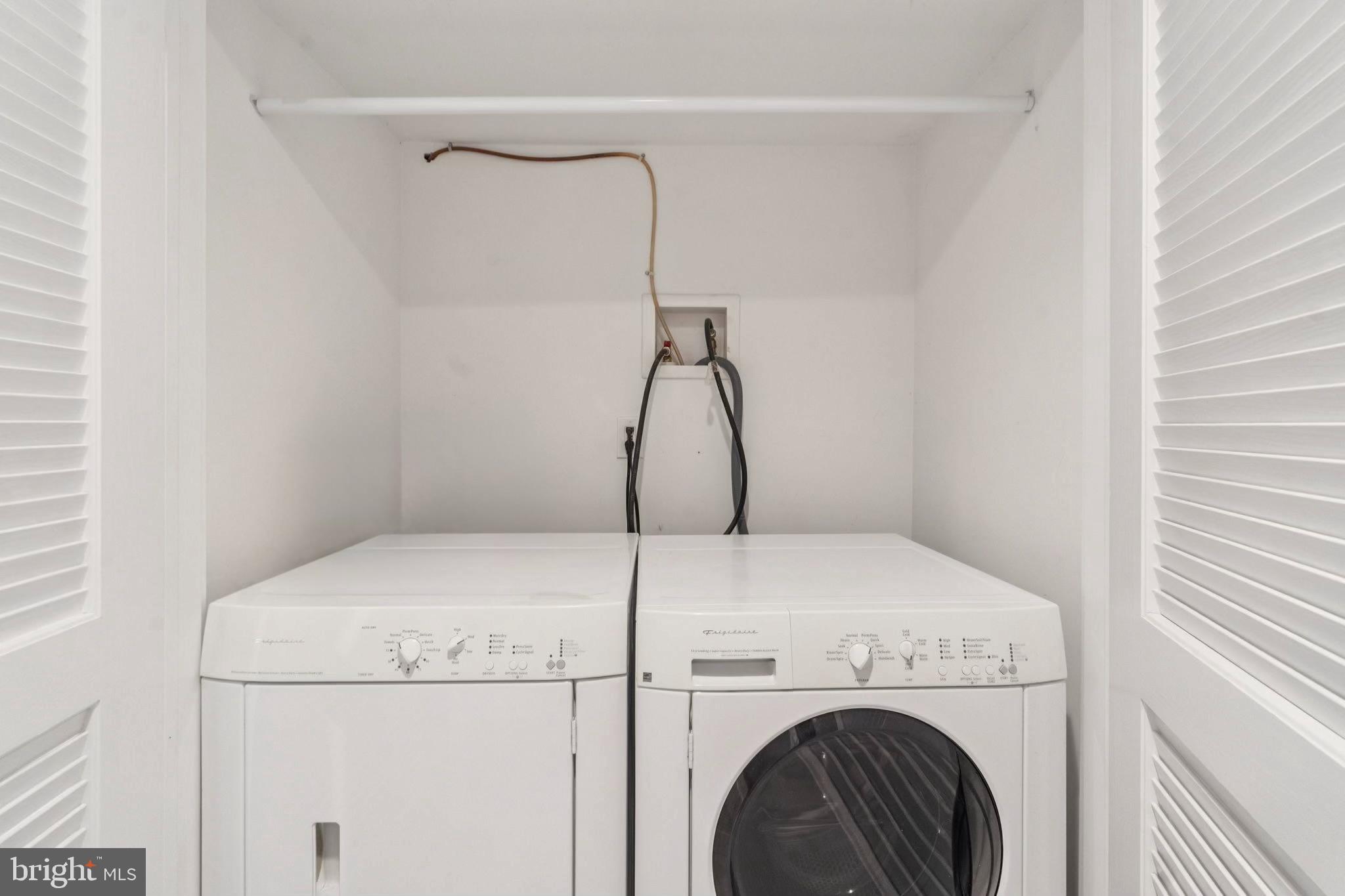 1702 CARPENTER STREET