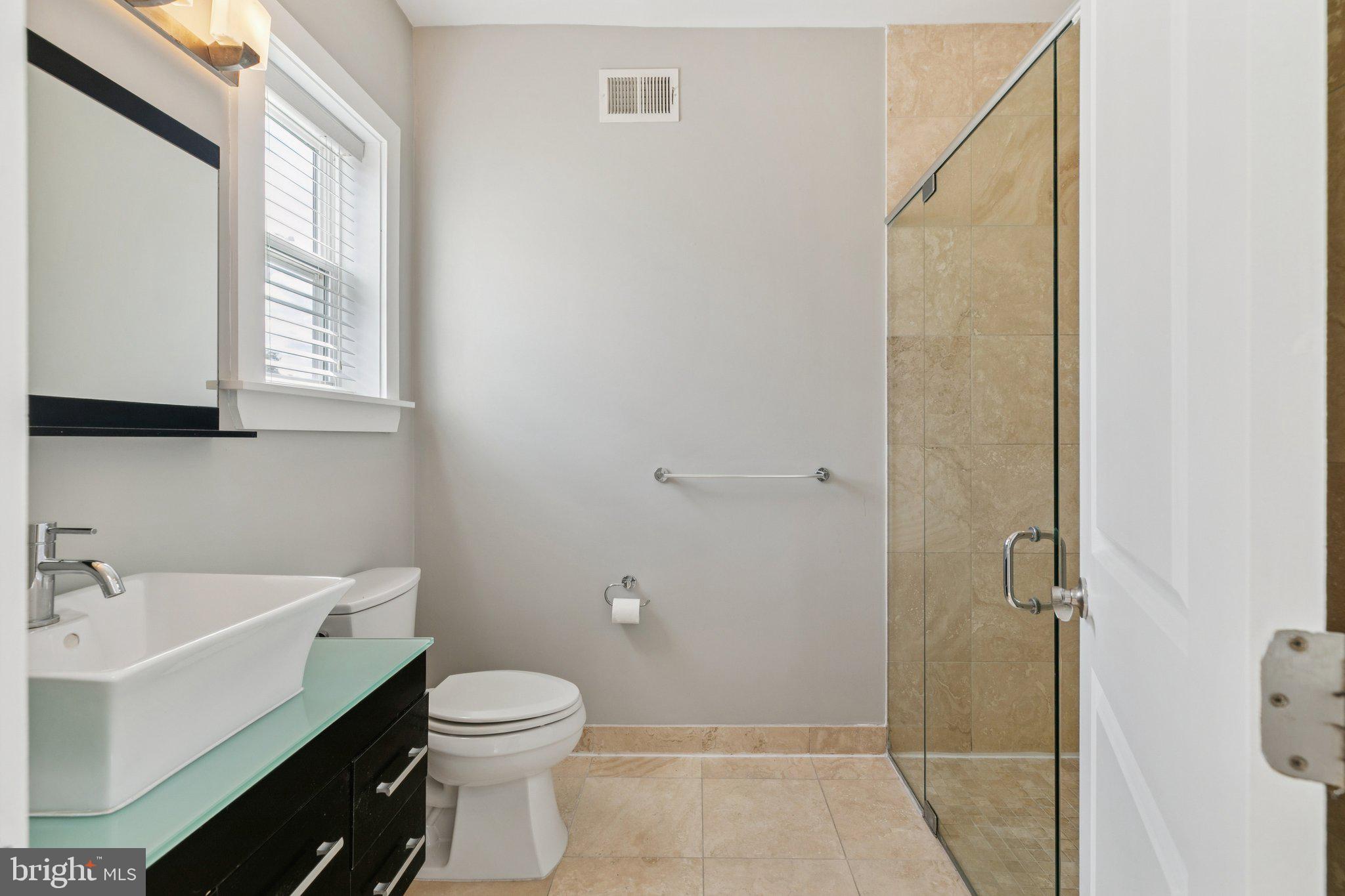 1702 CARPENTER STREET