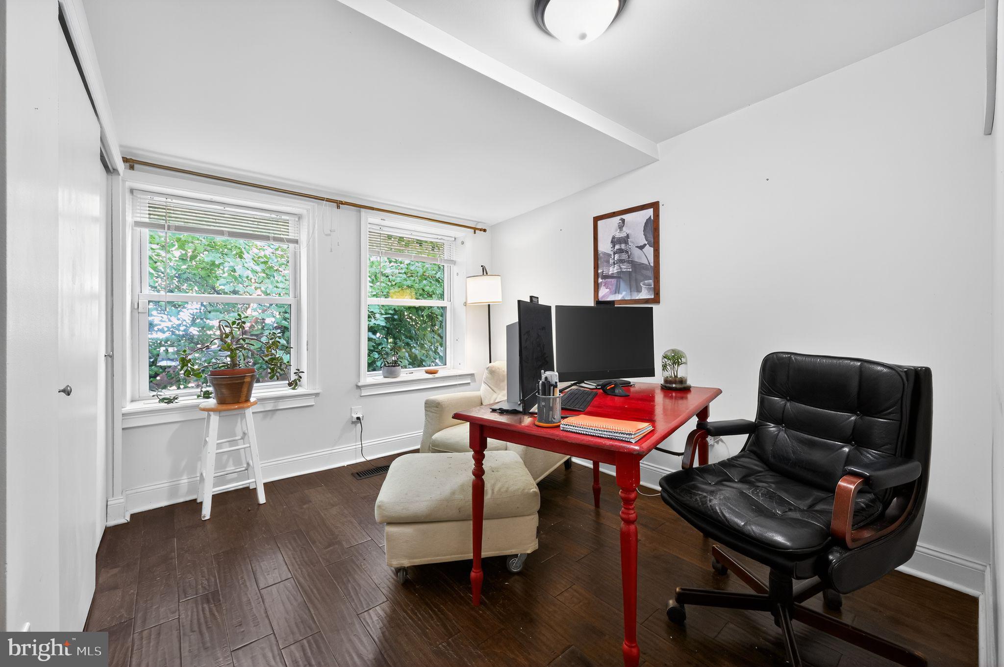 2211 N HOWARD STREET