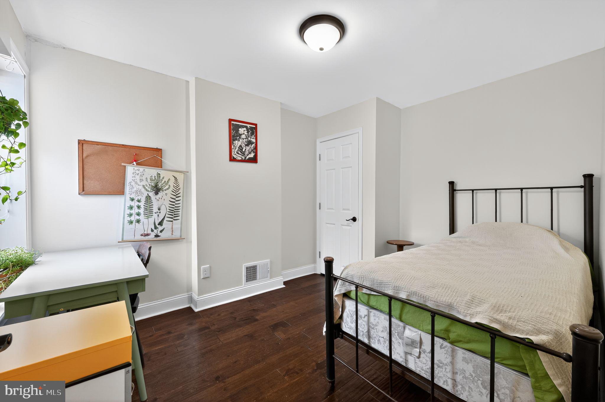 2211 N HOWARD STREET