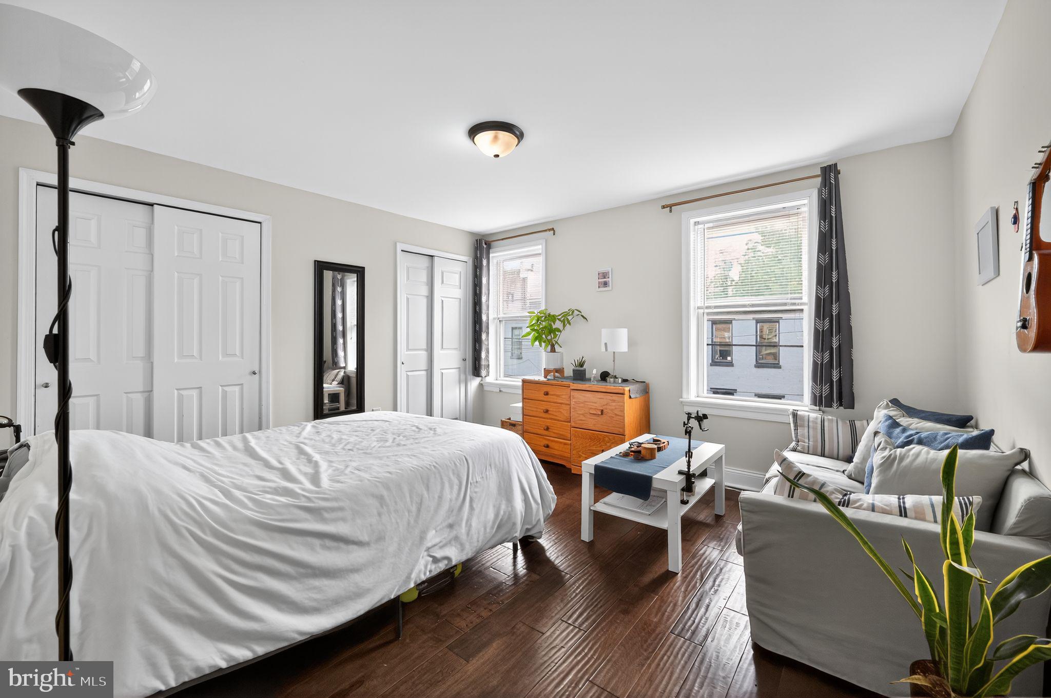 2211 N HOWARD STREET