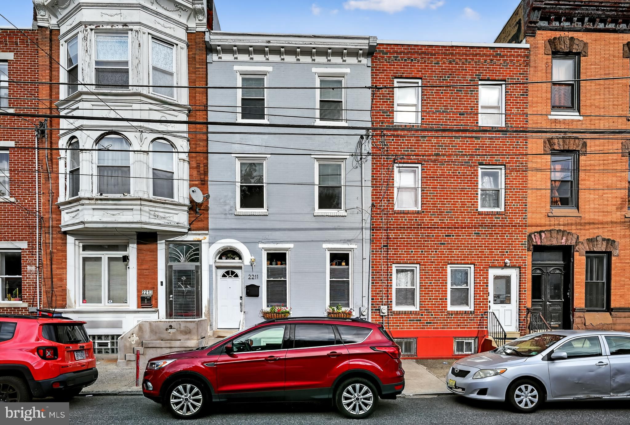 2211 N HOWARD STREET