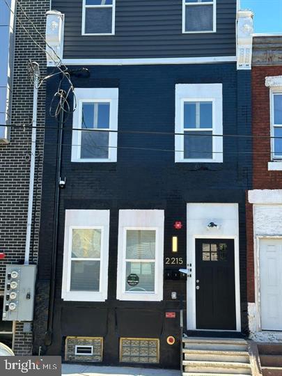 2215 N 10TH STREET