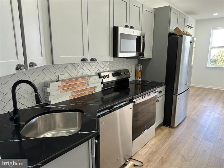 2215 N 10TH STREET
