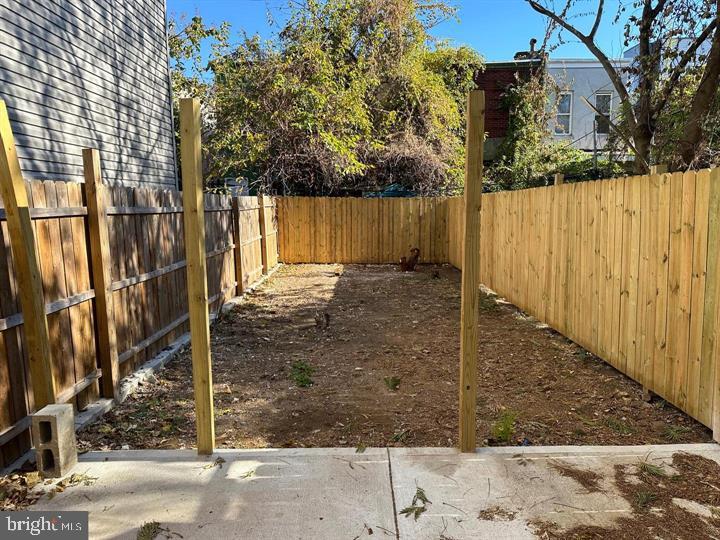 2215 N 10TH STREET