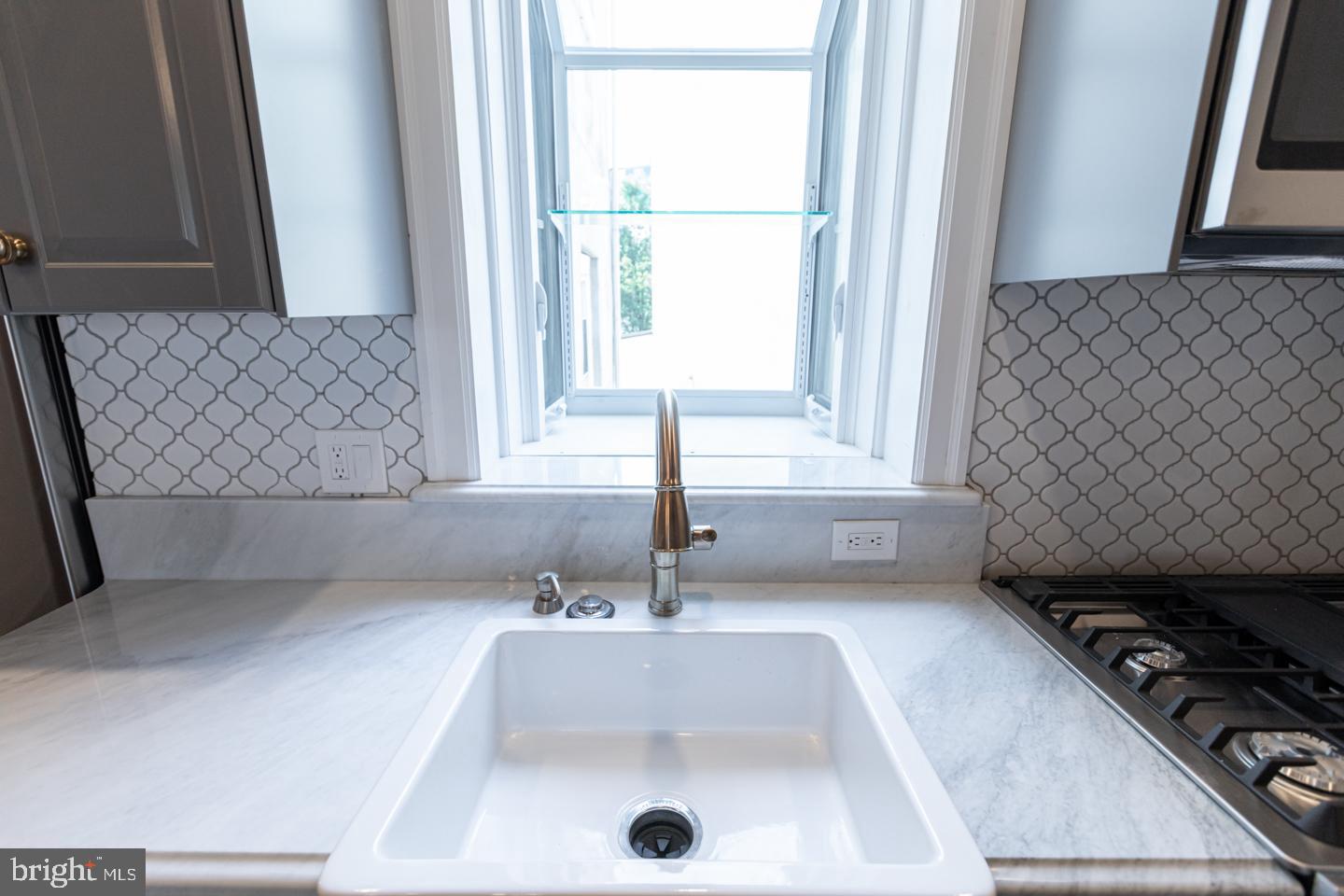 130 W LAUREL STREET 2