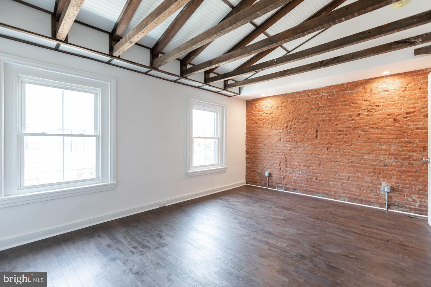 130 W LAUREL STREET 2