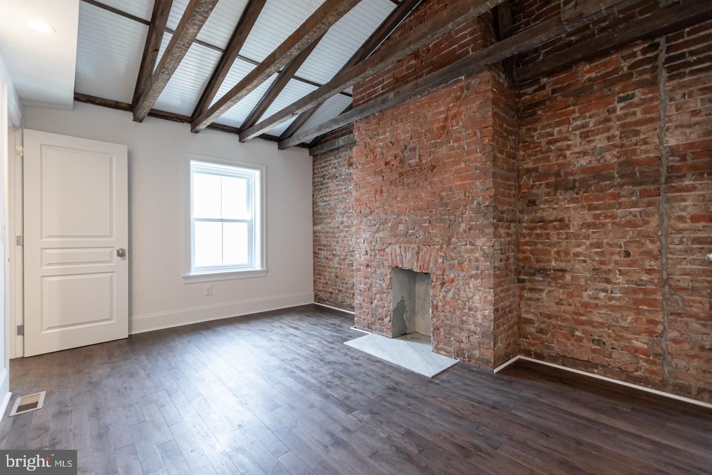 130 W LAUREL STREET 2