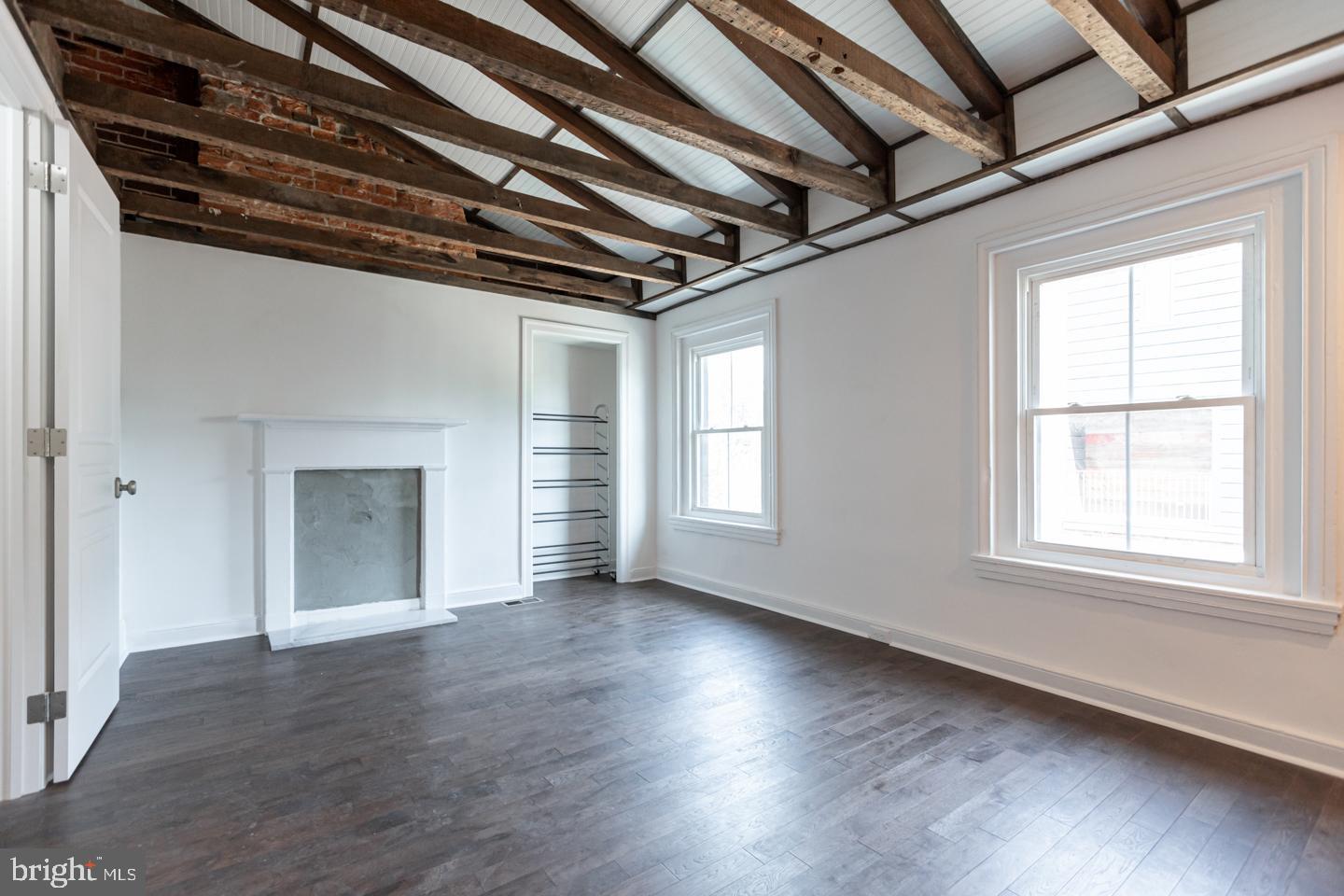 130 W LAUREL STREET 2