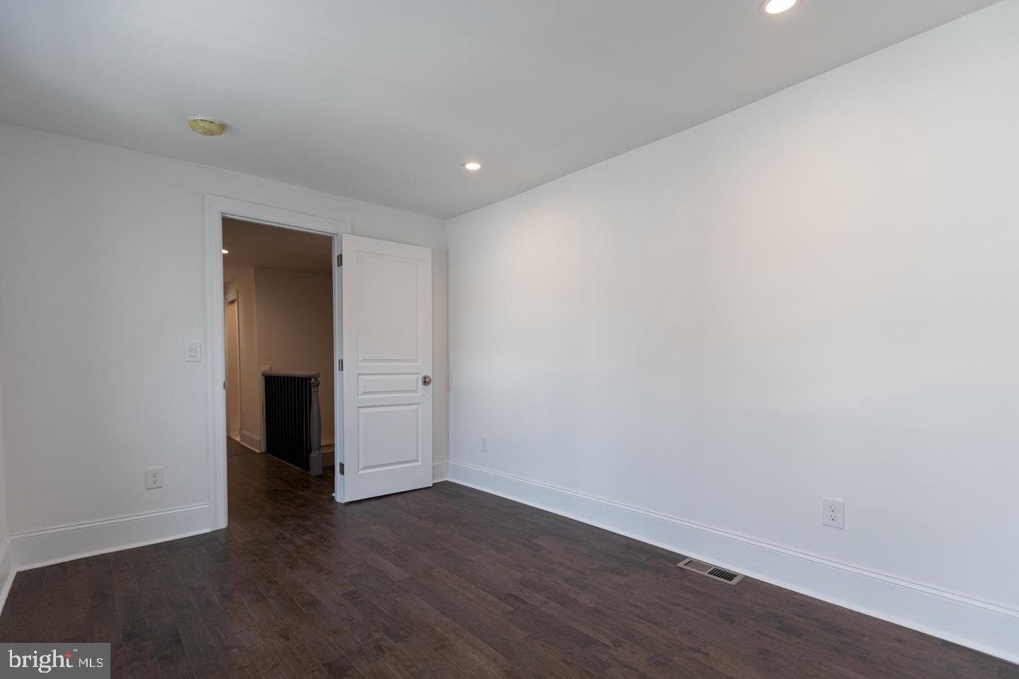 130 W LAUREL STREET 2