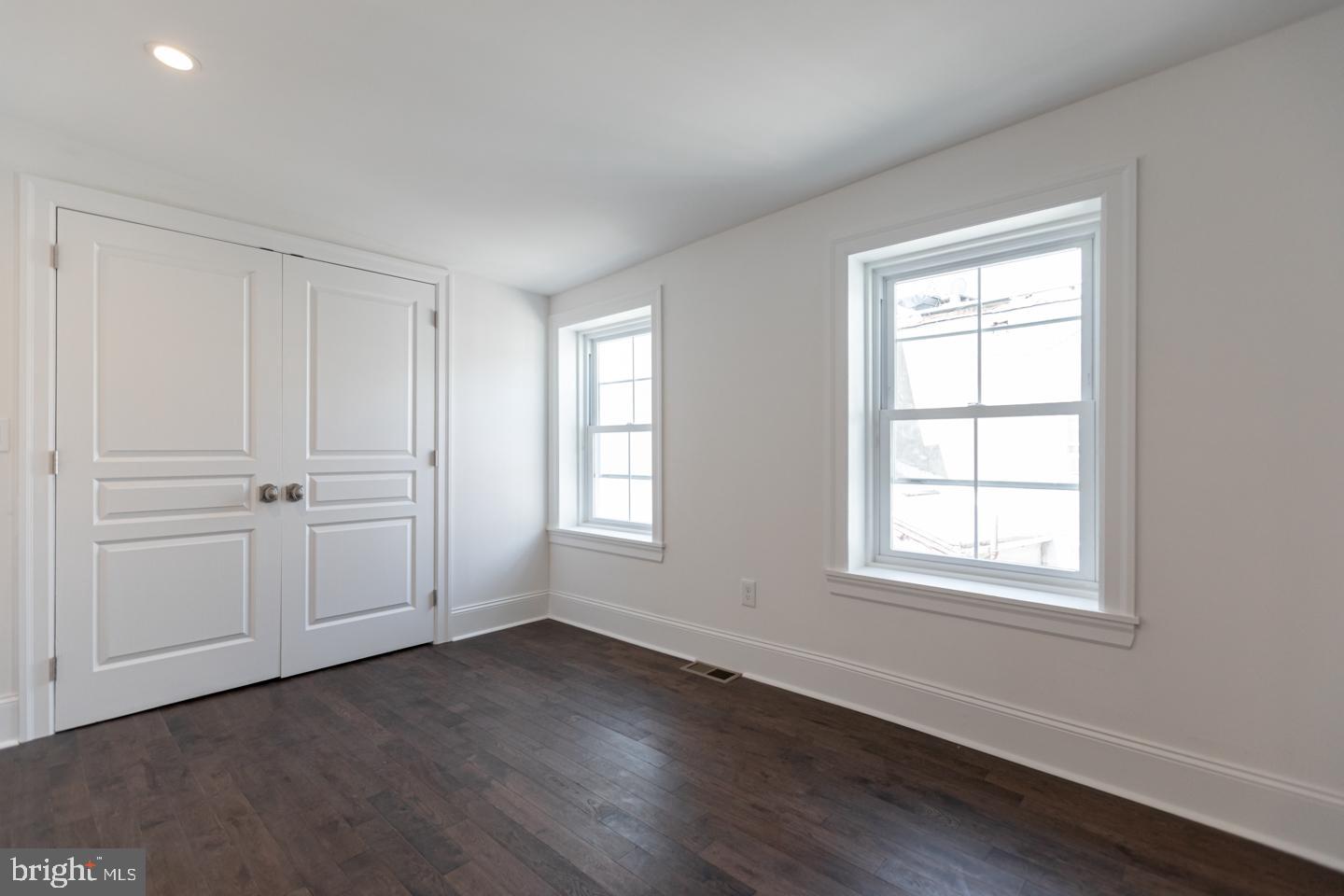 130 W LAUREL STREET 2