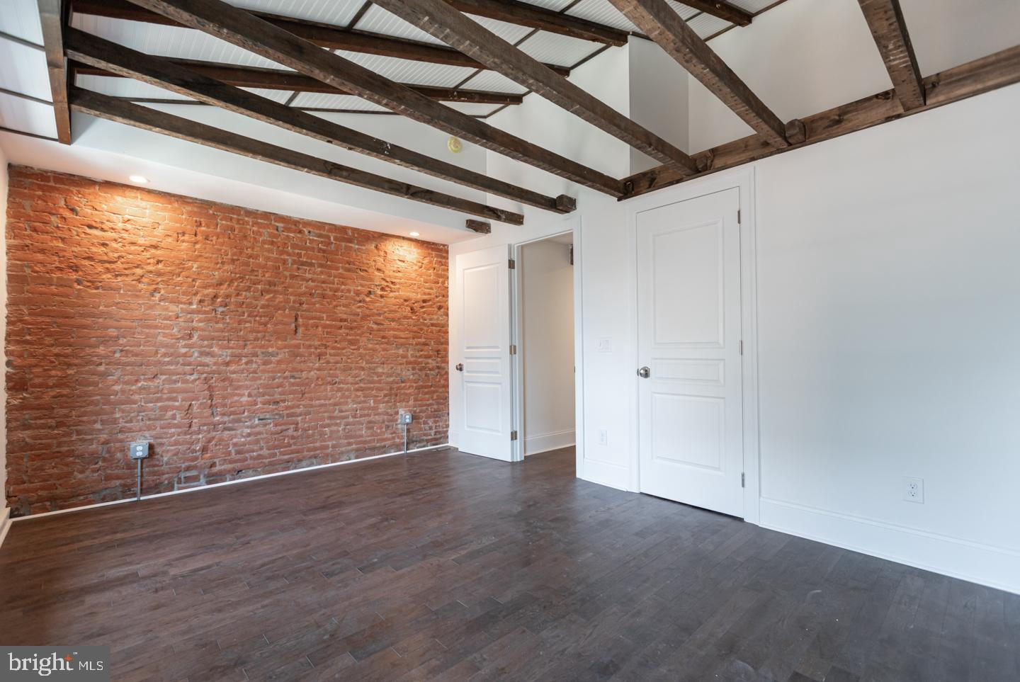 130 W LAUREL STREET 2