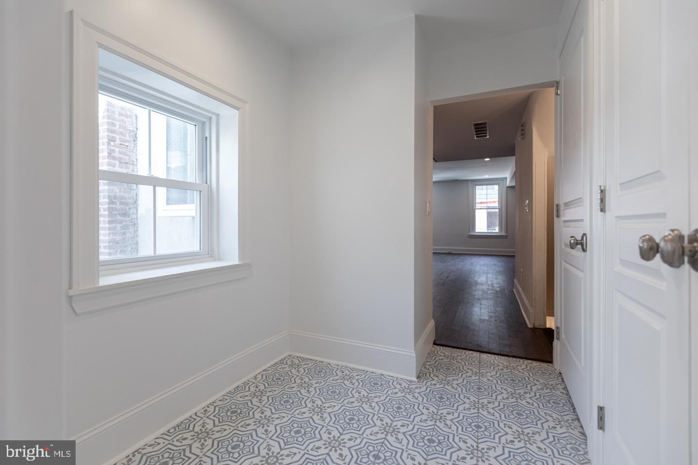 130 W LAUREL STREET 2