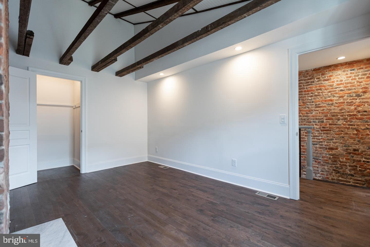 130 W LAUREL STREET 2