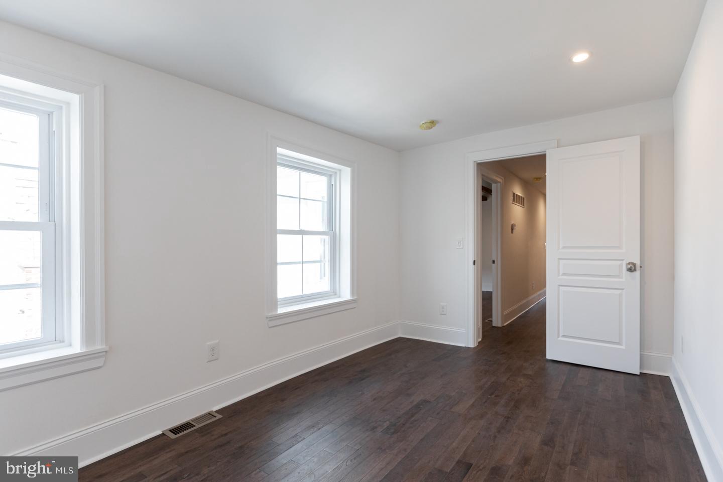 130 W LAUREL STREET 2