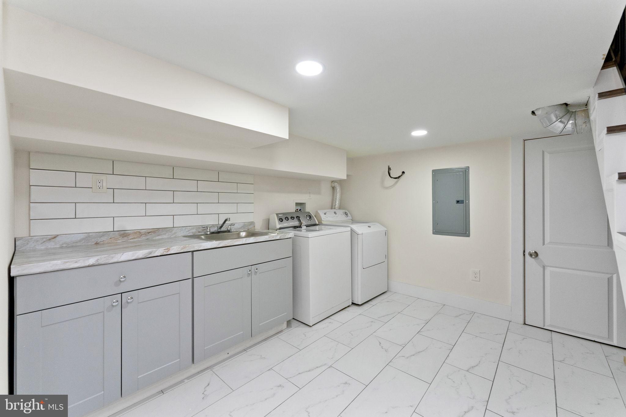 2329 S BUCKNELL STREET