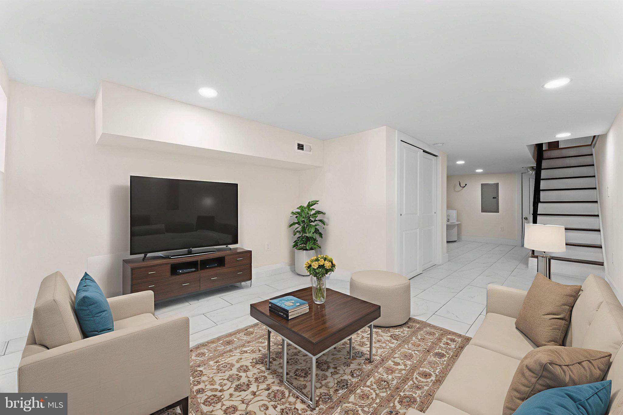 2329 S BUCKNELL STREET