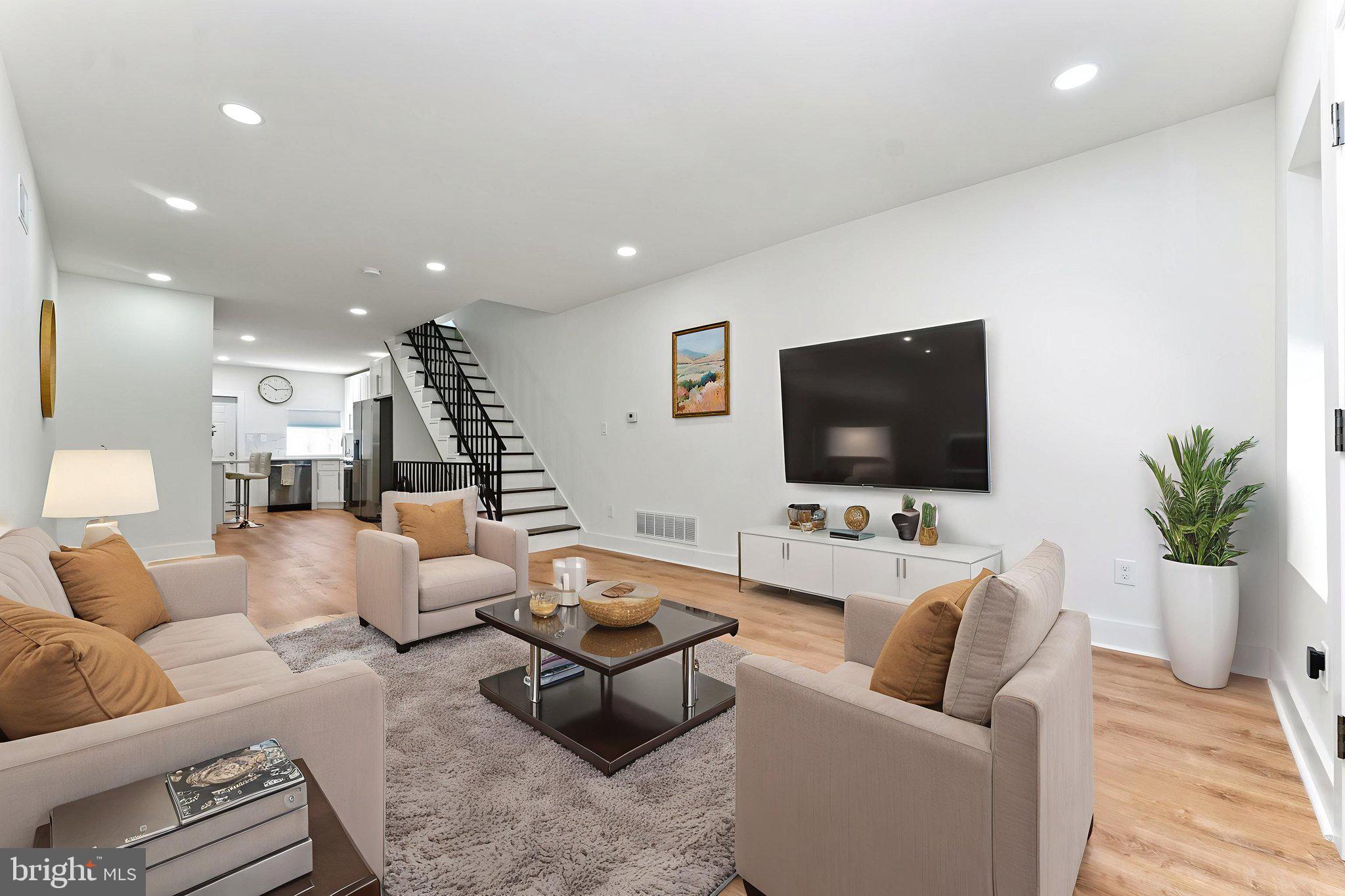 2329 S BUCKNELL STREET