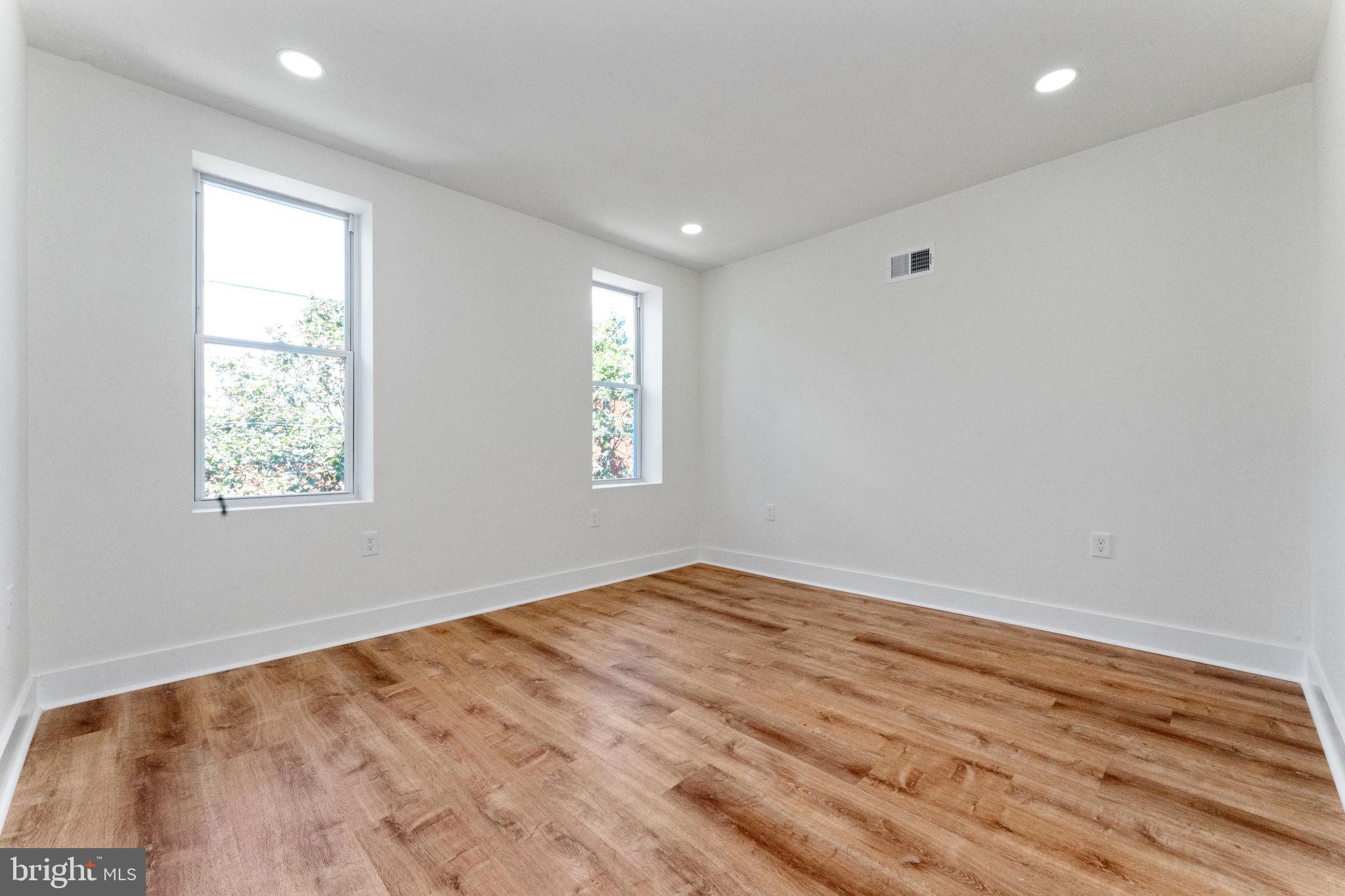 2329 S BUCKNELL STREET