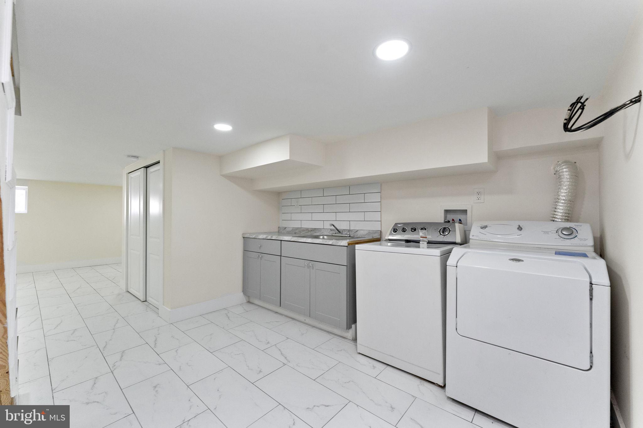 2329 S BUCKNELL STREET