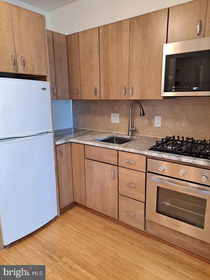 604 S WASHINGTON SQUARE 36 1401