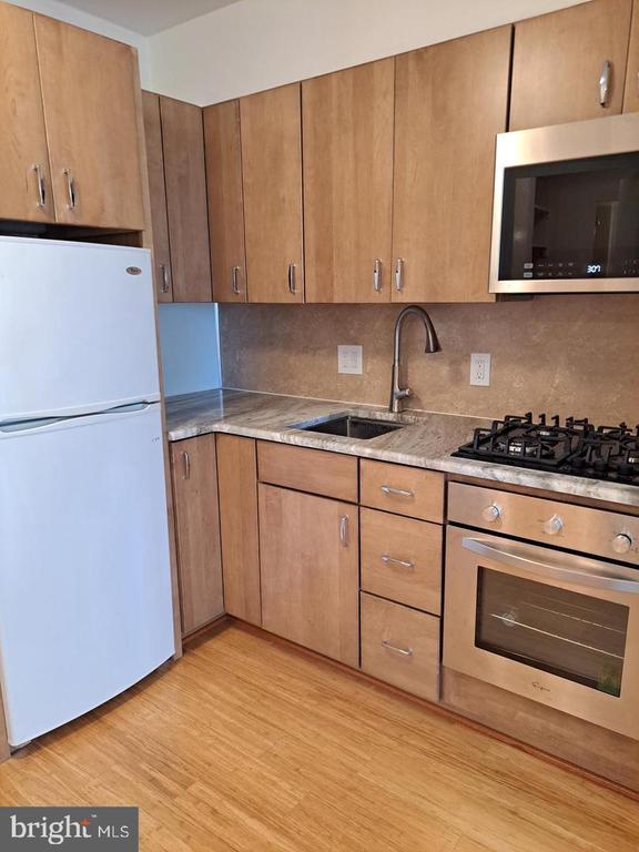 604 S WASHINGTON SQUARE 36 1401