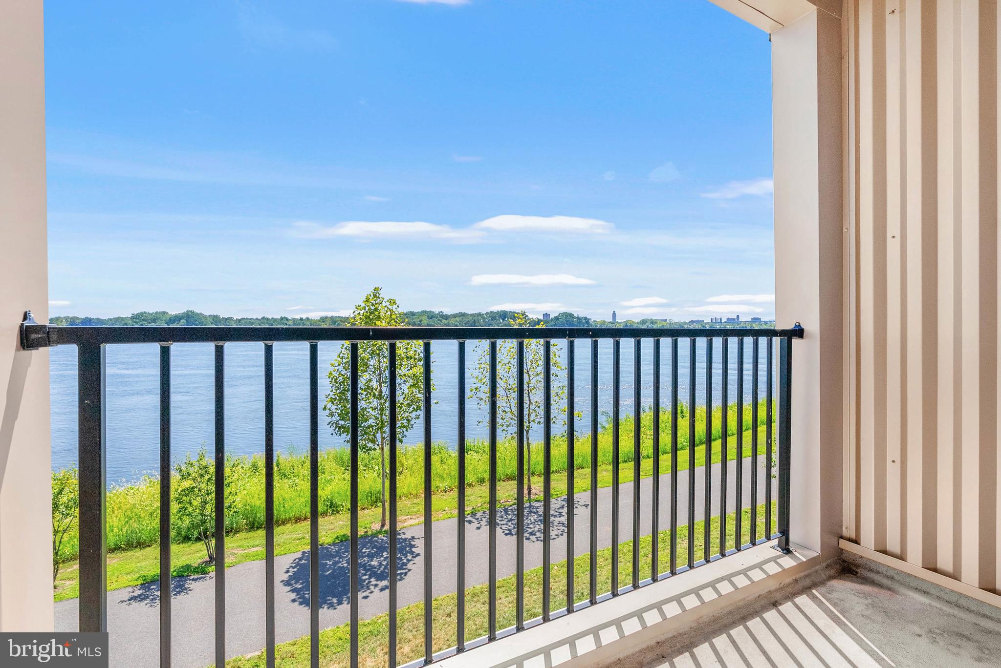 3213 BIRCHVIEW WALK