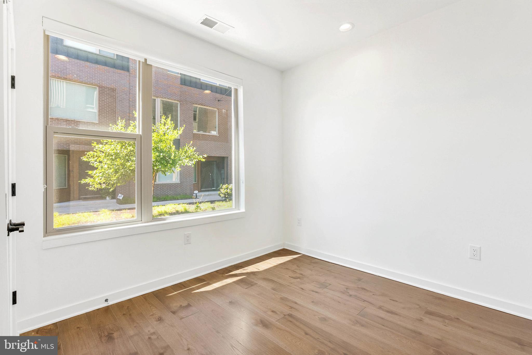 3213 BIRCHVIEW WALK