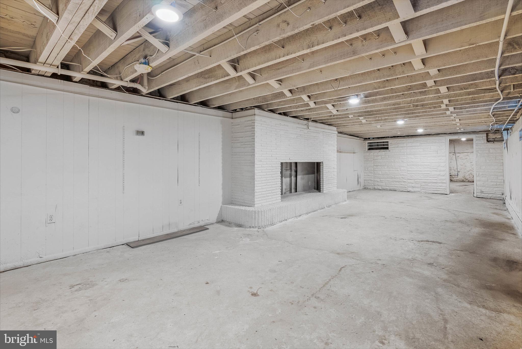 6121 COBBS CREEK PARKWAY