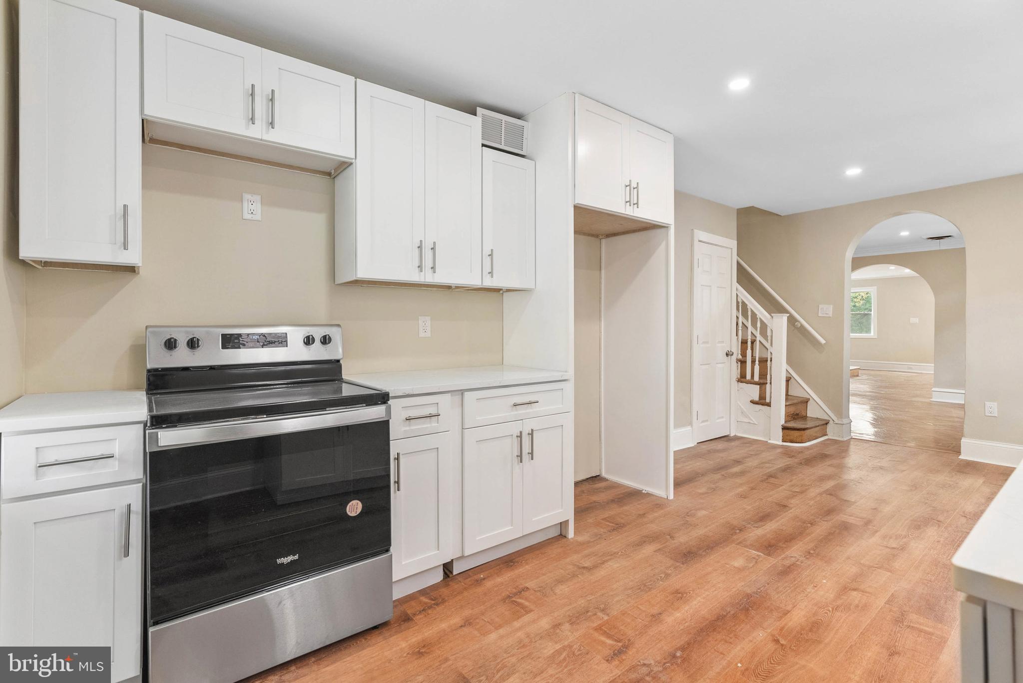 6121 COBBS CREEK PARKWAY