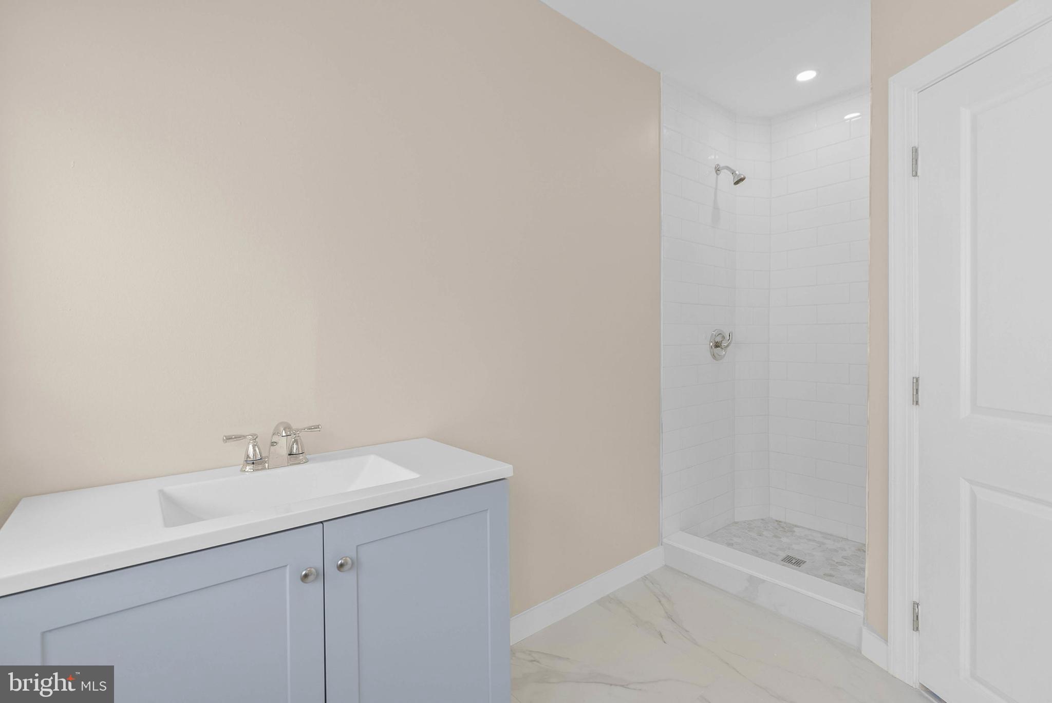 6121 COBBS CREEK PARKWAY