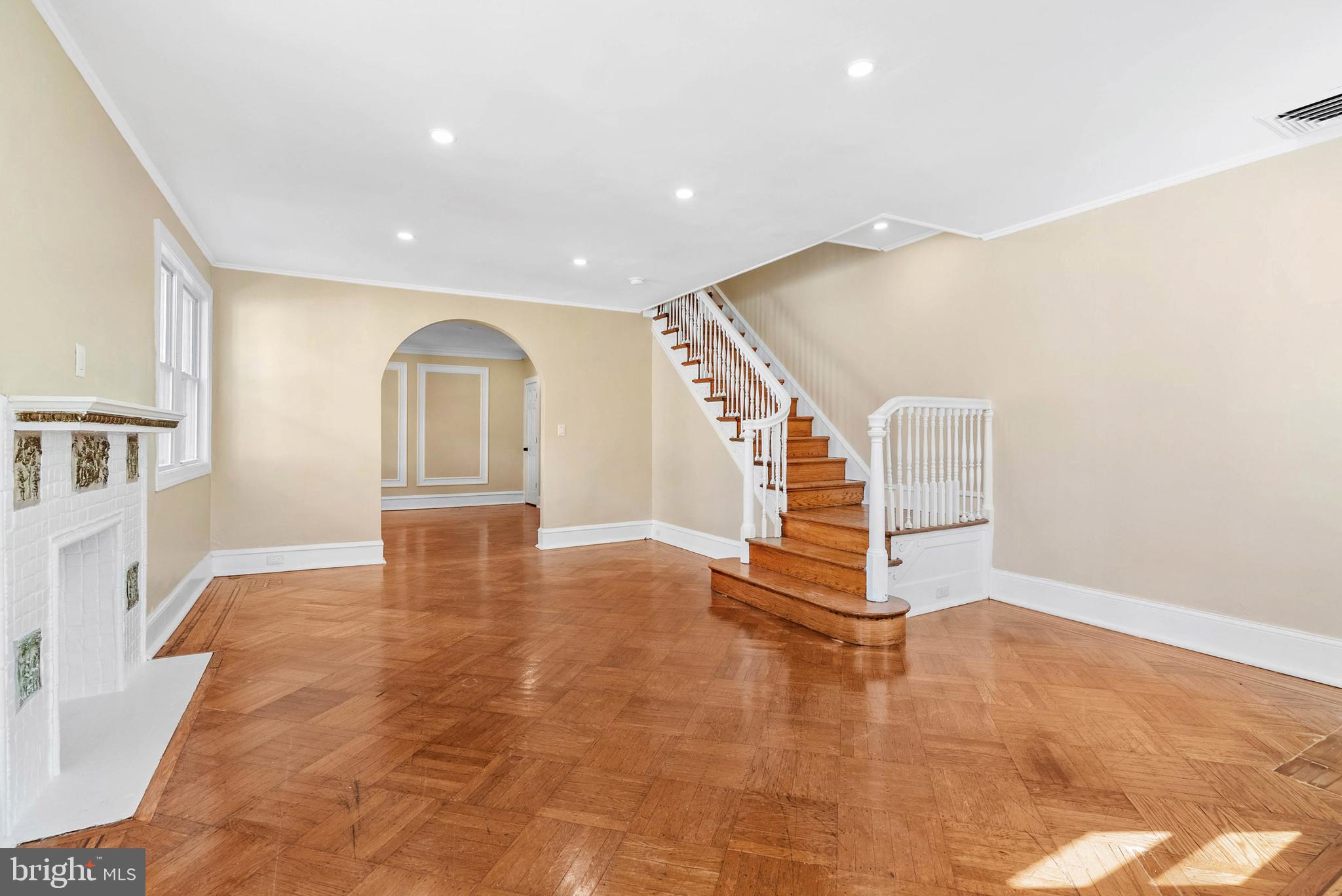 6121 COBBS CREEK PARKWAY