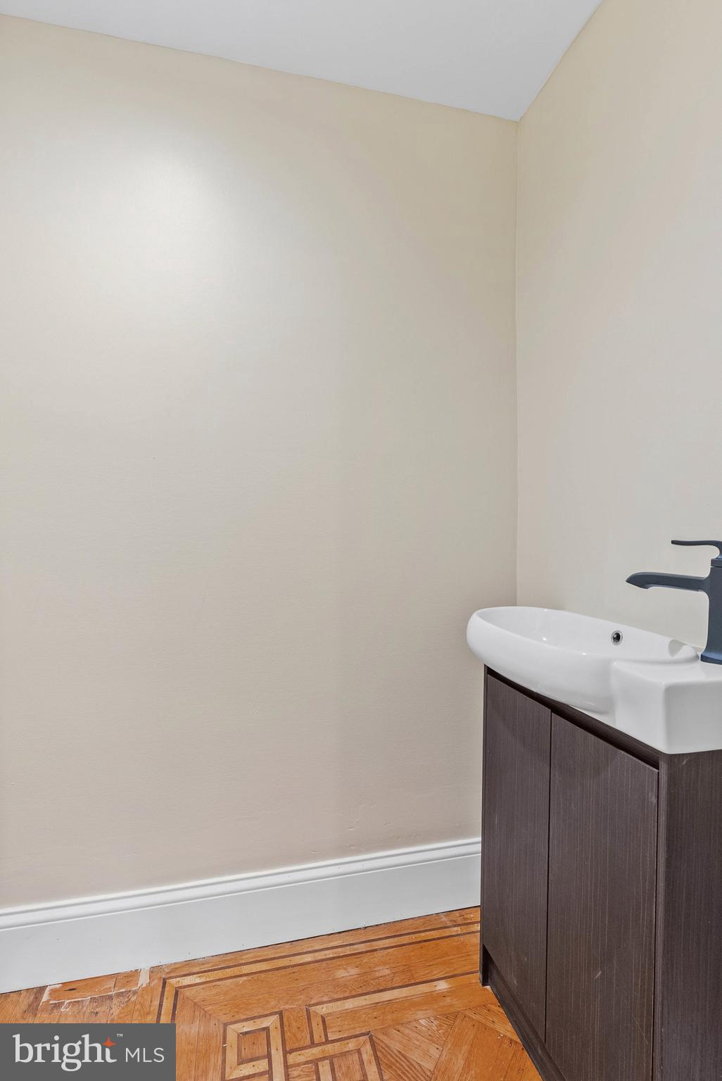 6121 COBBS CREEK PARKWAY