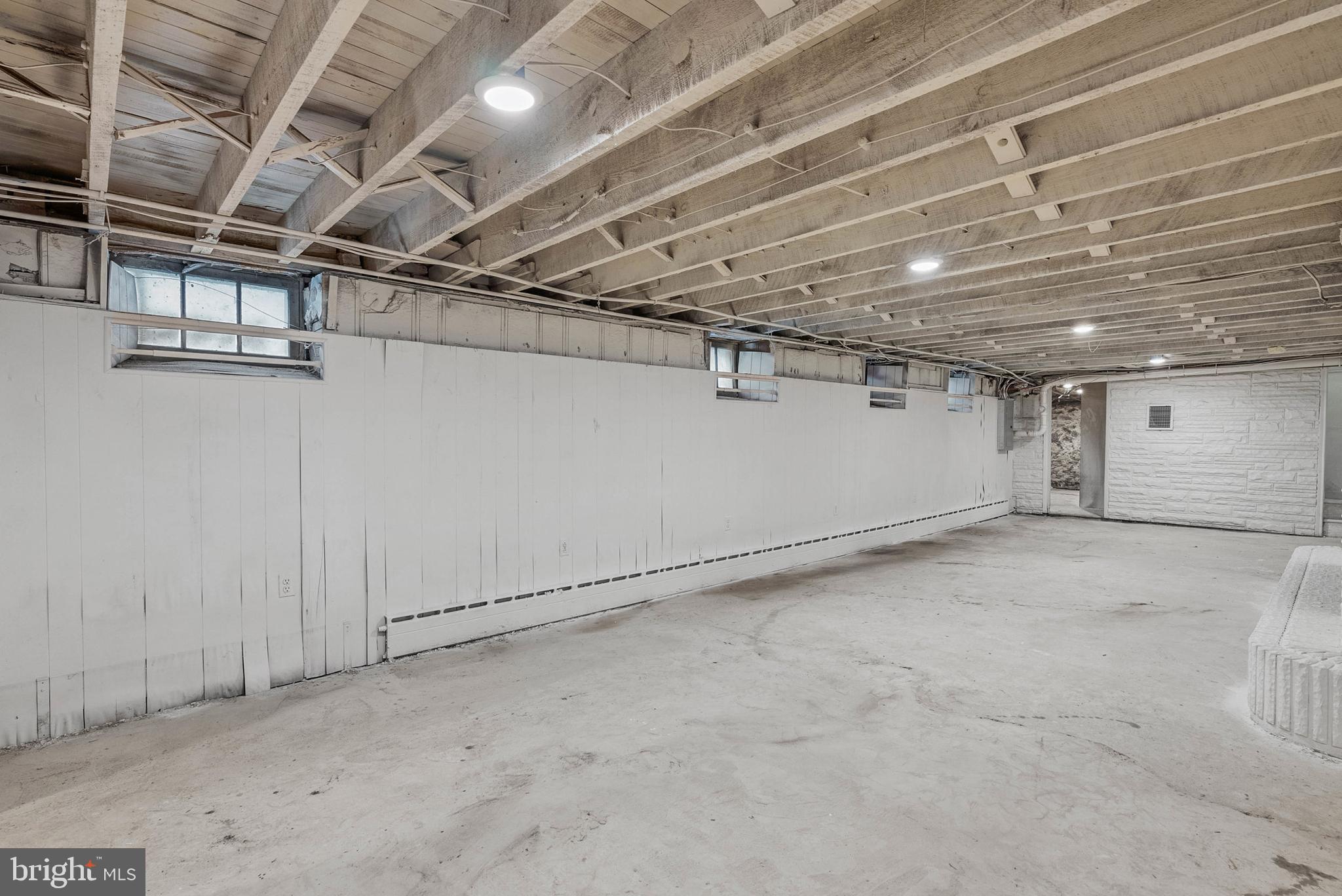 6121 COBBS CREEK PARKWAY