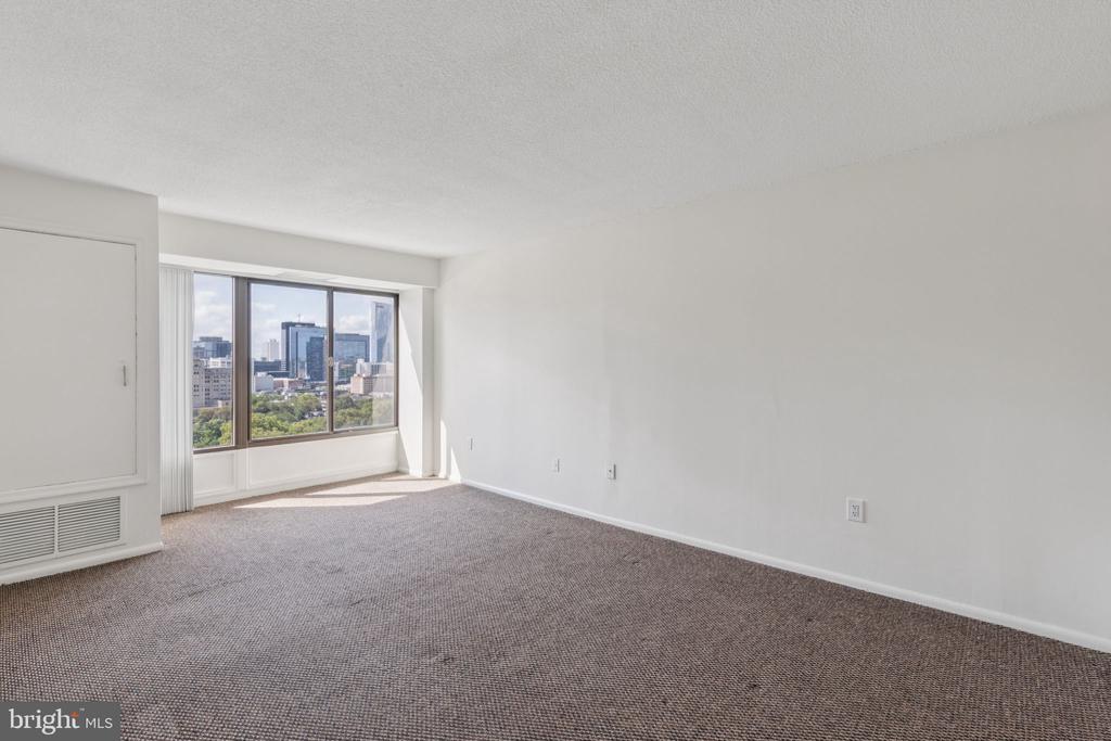 2001 HAMILTON STREET 1520