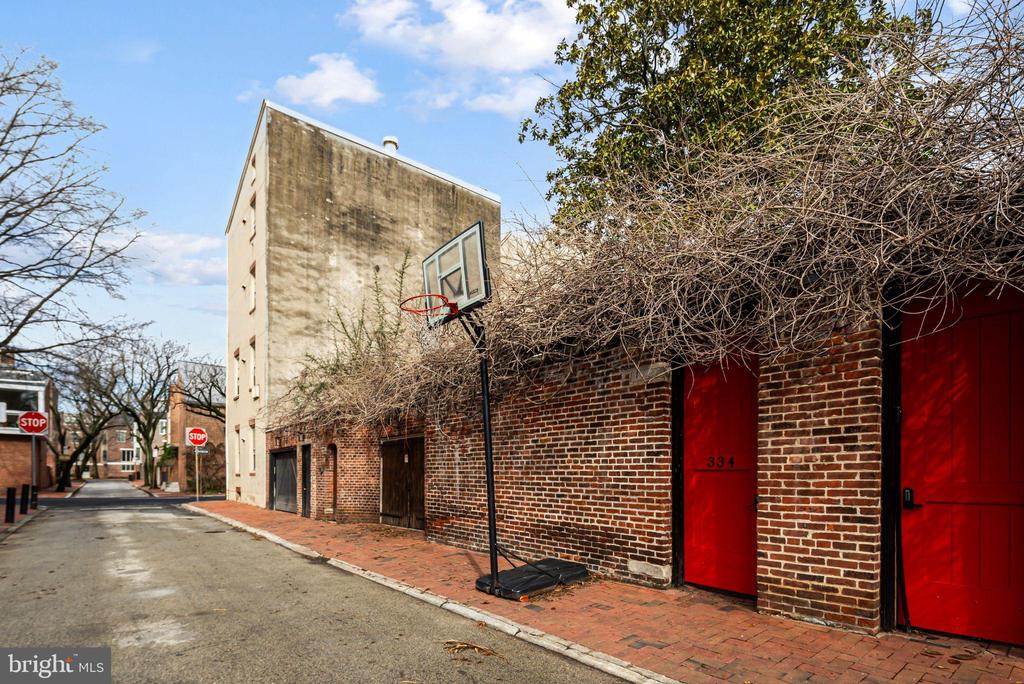 334 SPRUCE STREET