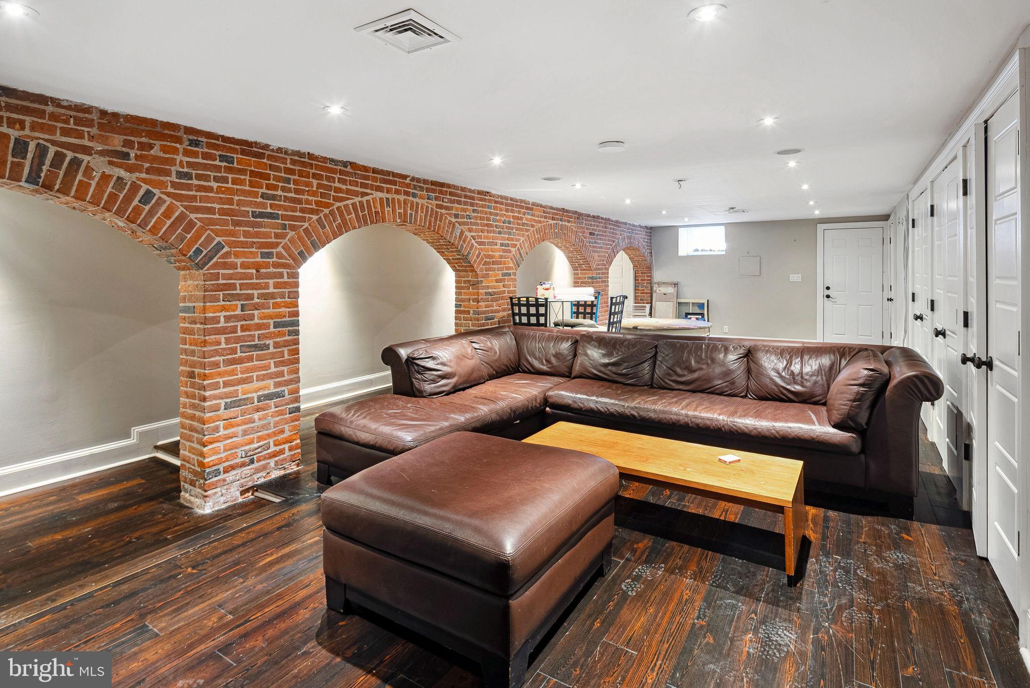 334 SPRUCE STREET