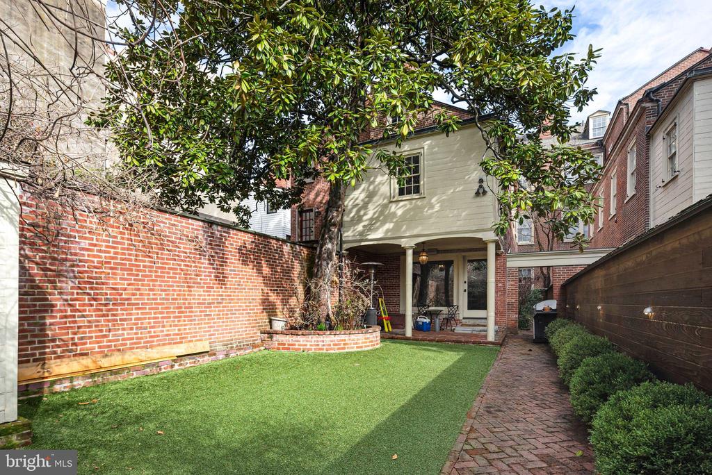 334 SPRUCE STREET