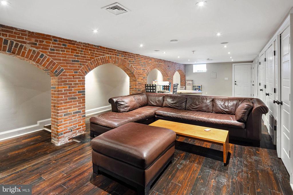 334 SPRUCE STREET