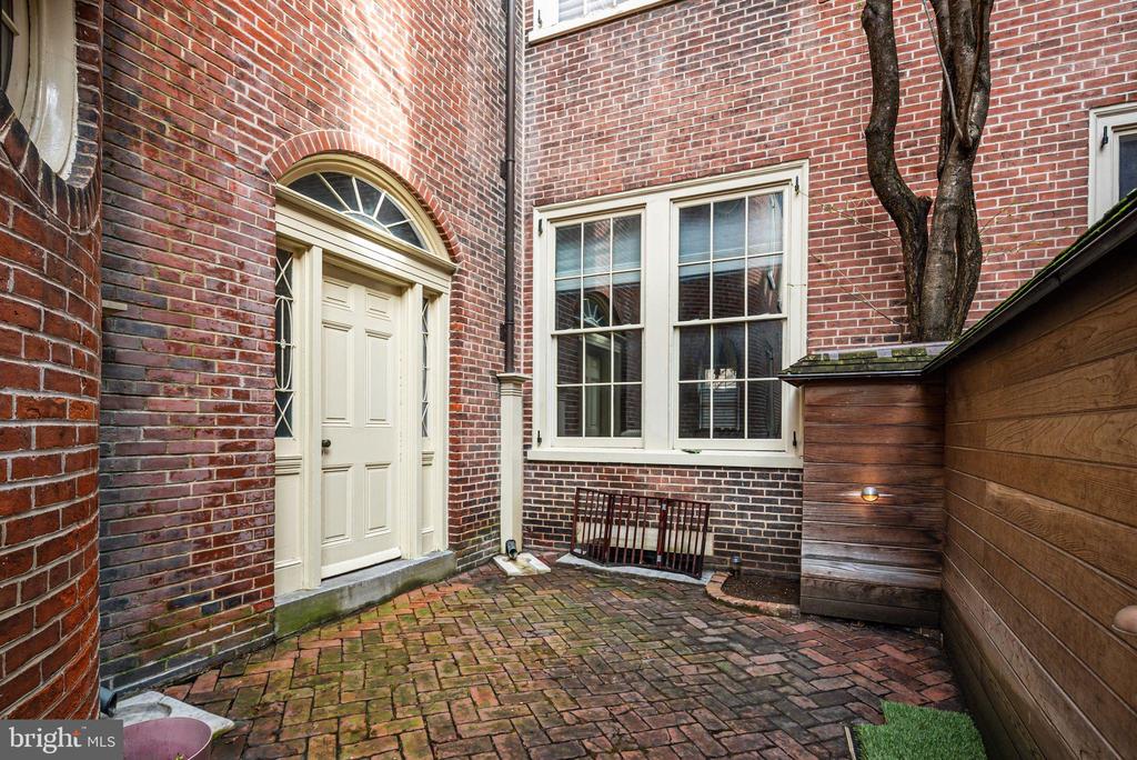334 SPRUCE STREET