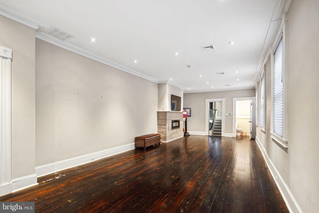 334 SPRUCE STREET