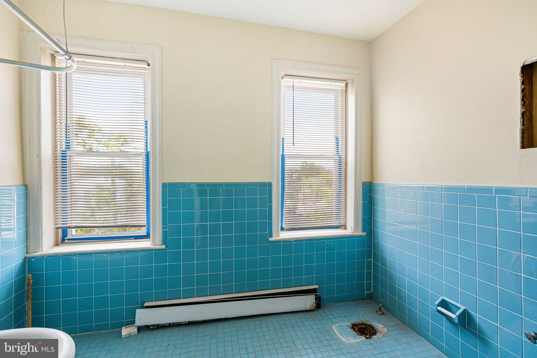 6452 LANSDOWNE AVENUE