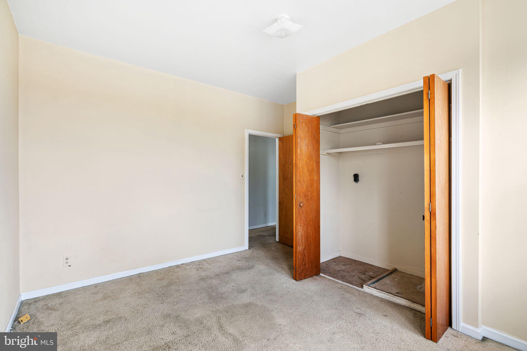 6452 LANSDOWNE AVENUE