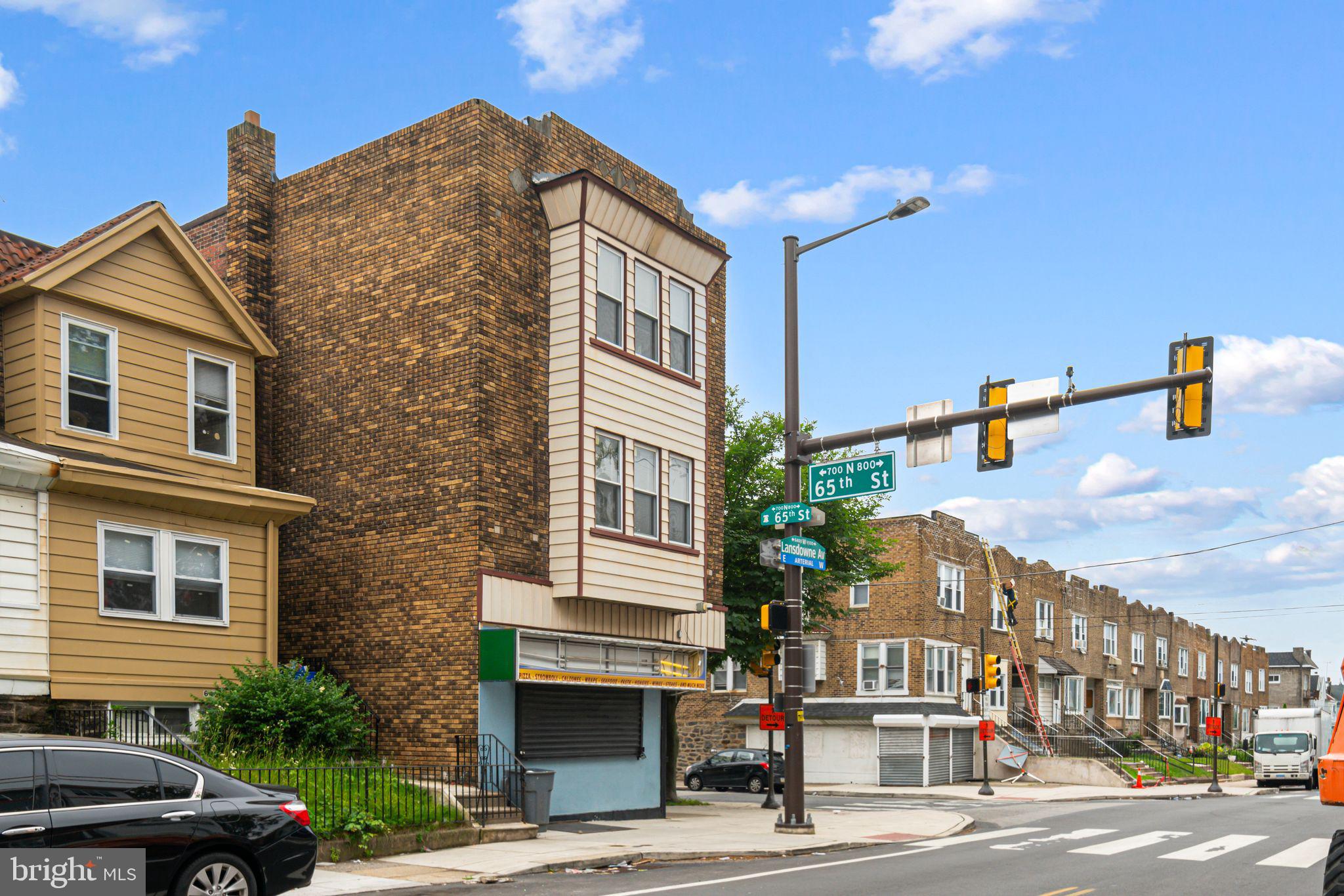 6452 LANSDOWNE AVENUE