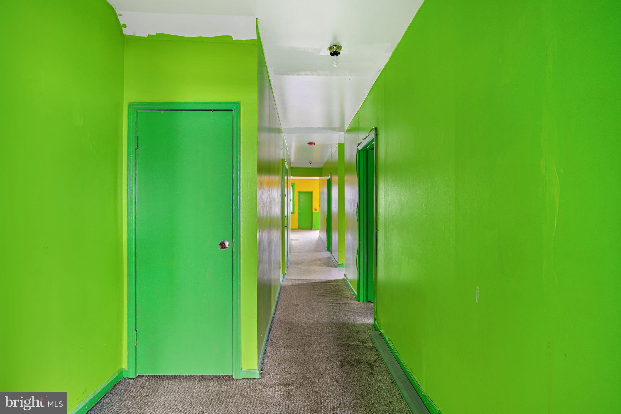 6452 LANSDOWNE AVENUE