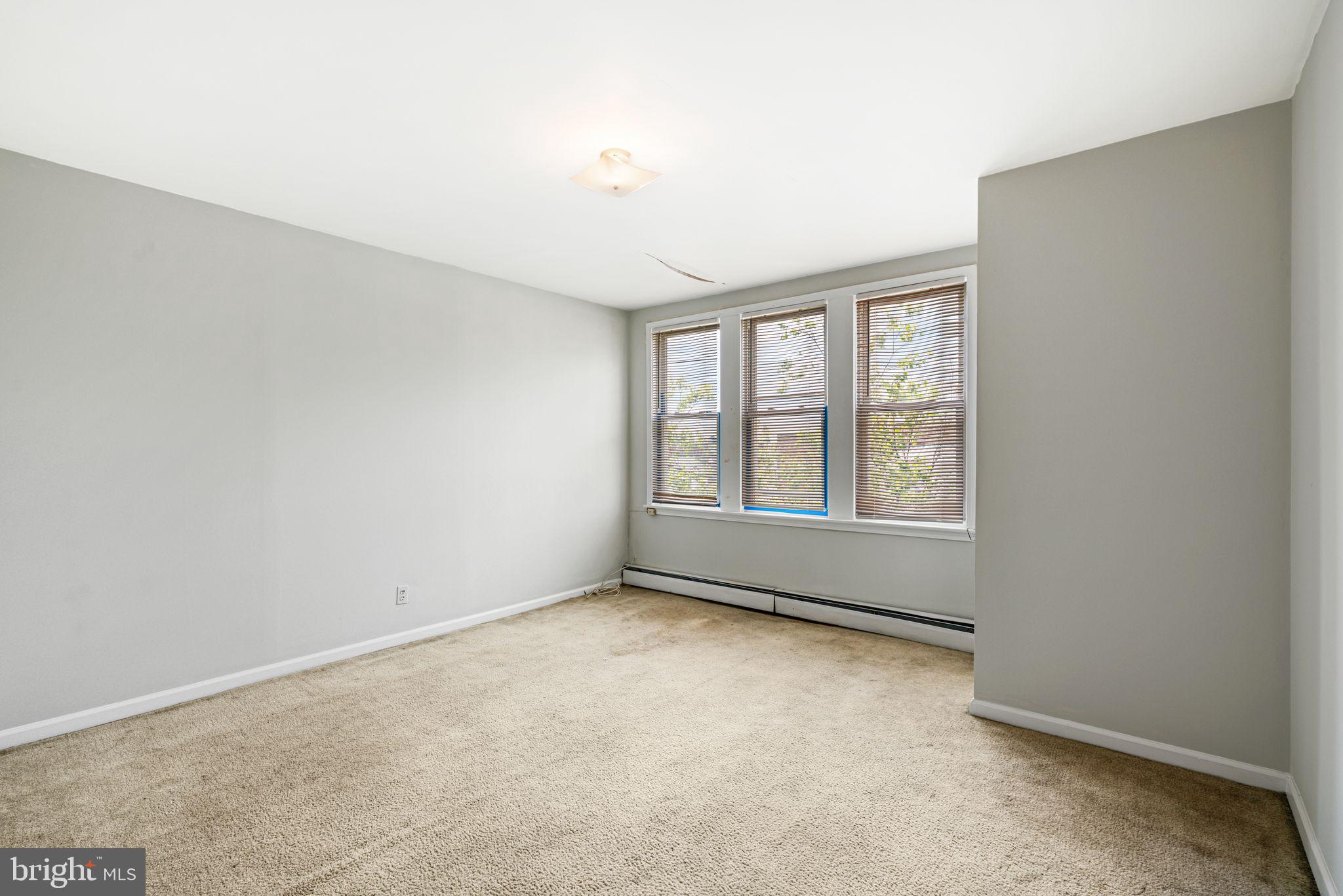 6452 LANSDOWNE AVENUE