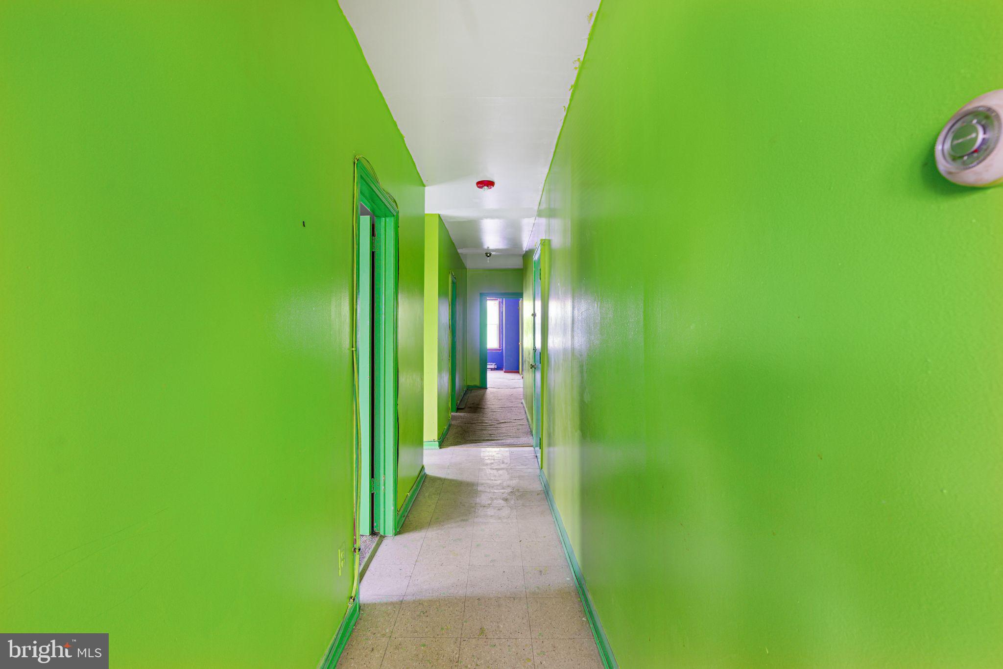 6452 LANSDOWNE AVENUE